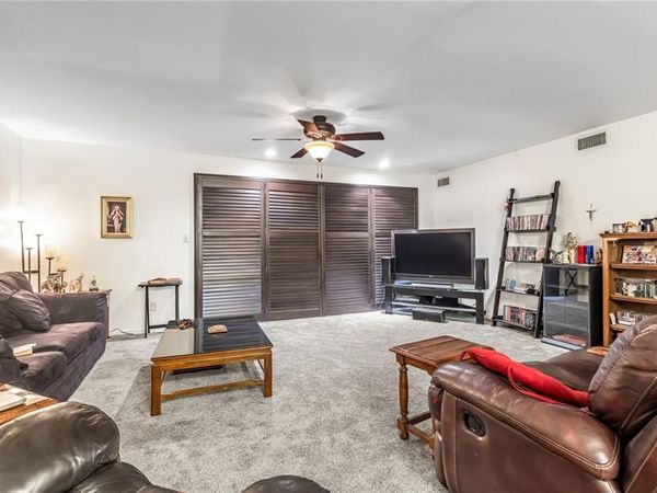 4511 Headwood Drive, Unit 10, Kansas City, MO 64111