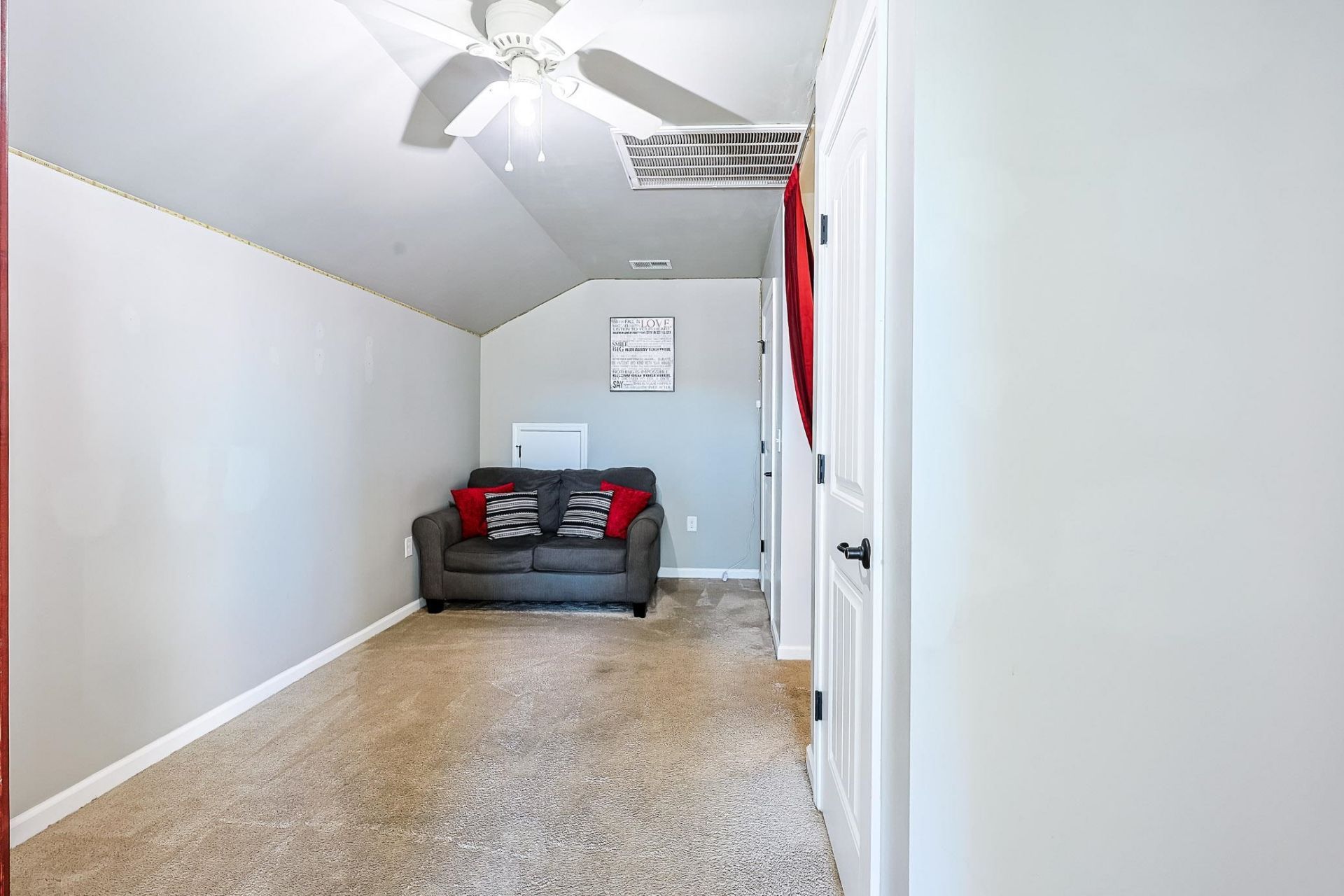 1076 Caprisia Loop Photo 21