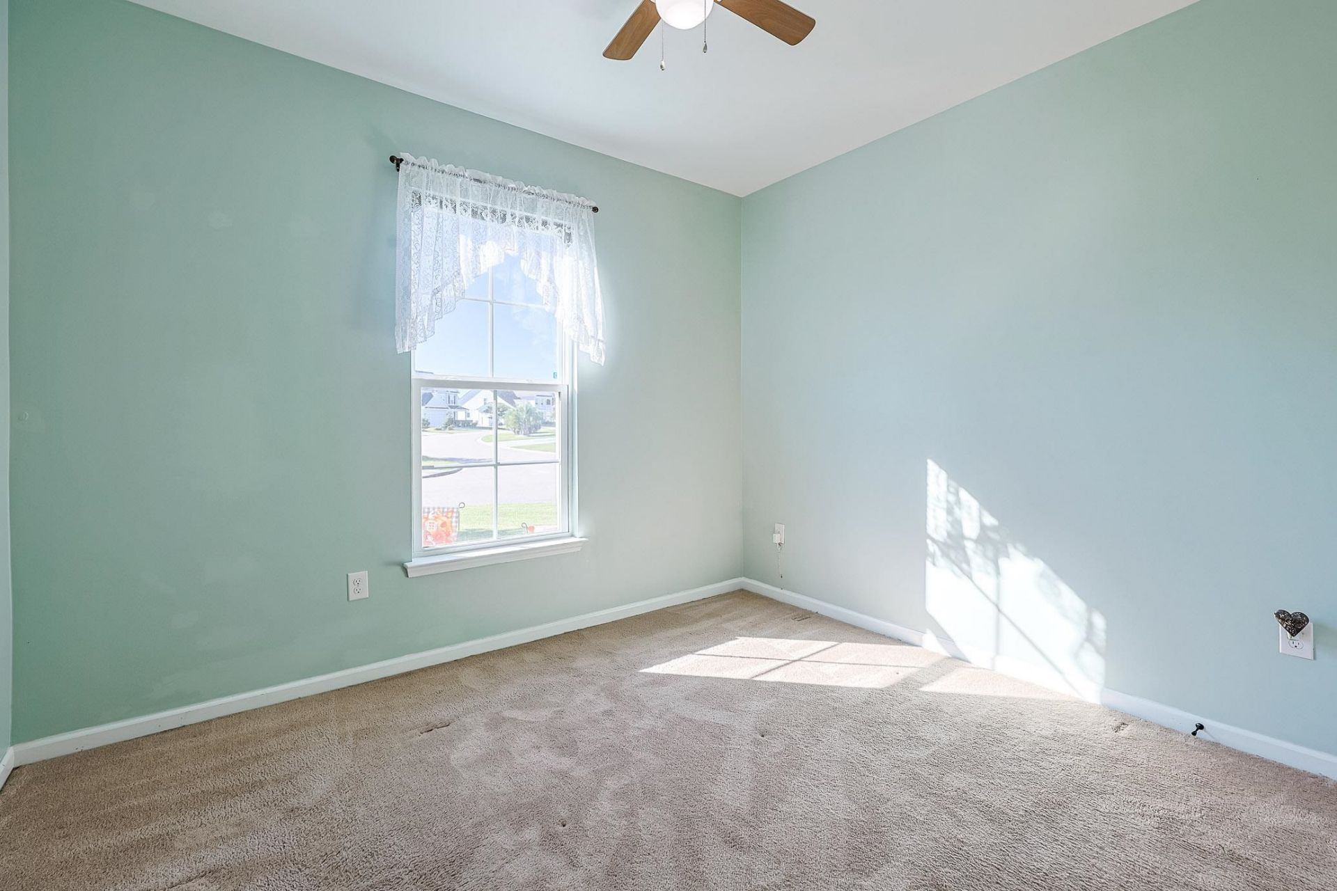 1076 Caprisia Loop Photo 27