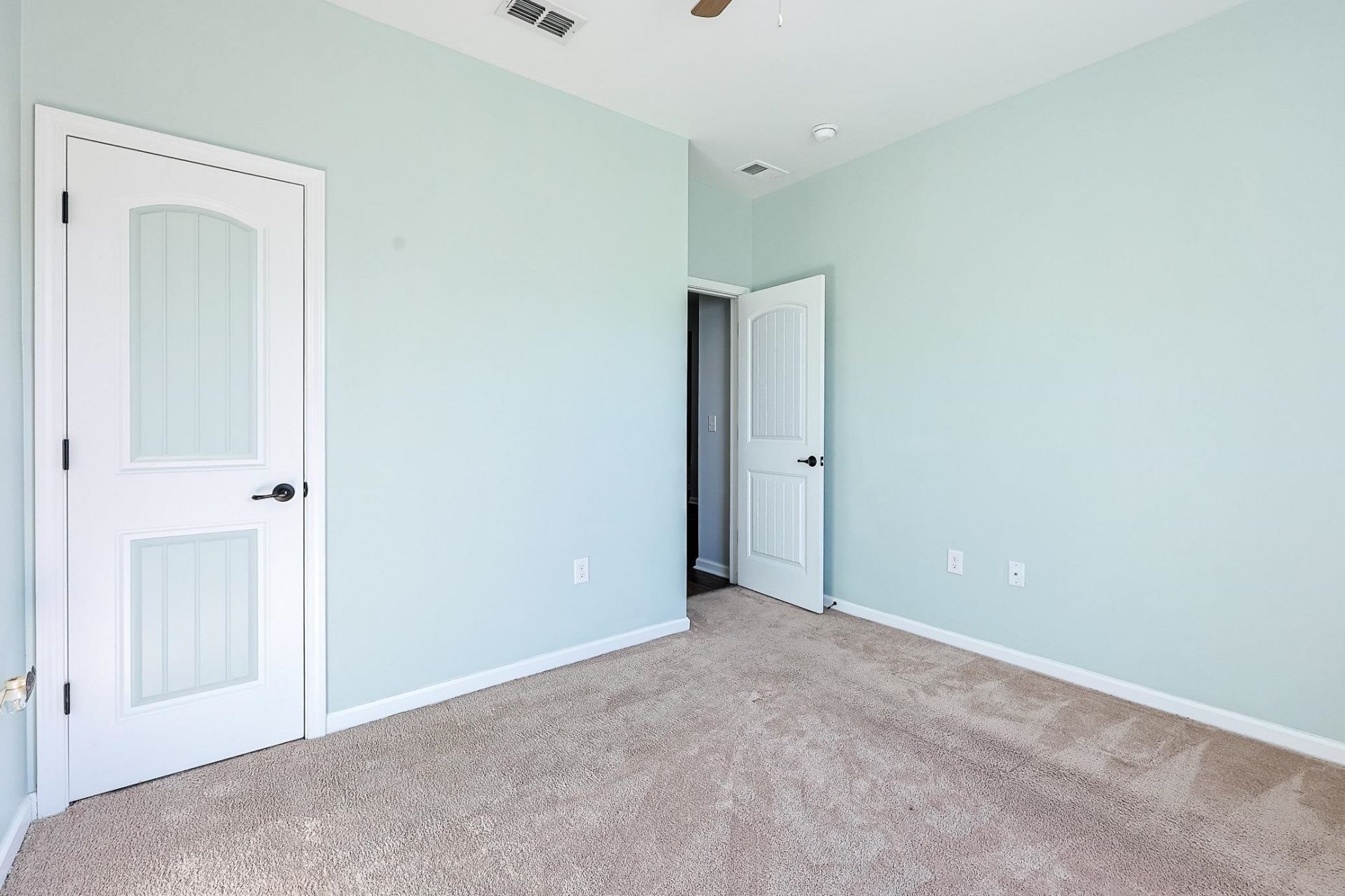 1076 Caprisia Loop Photo 28