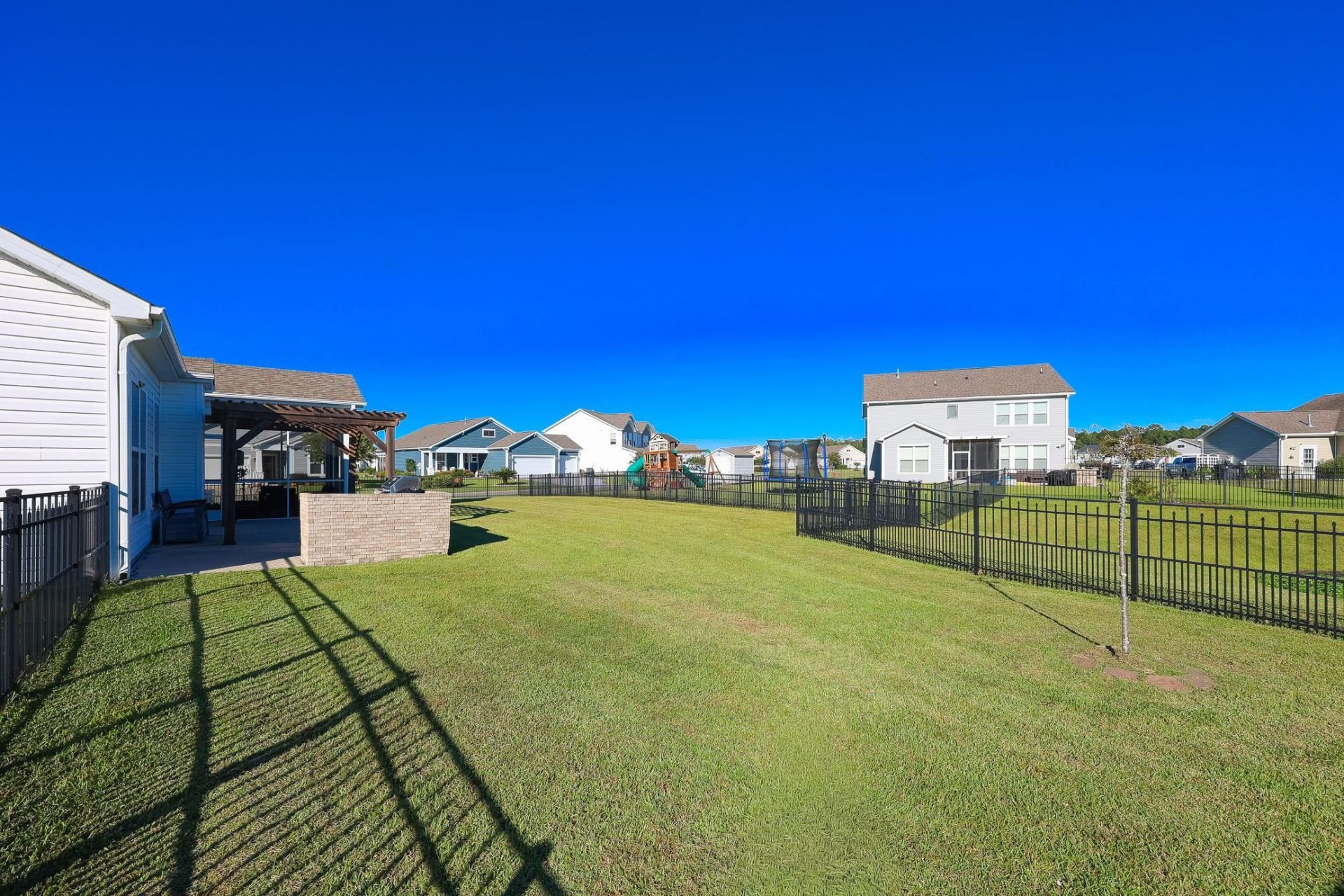 1076 Caprisia Loop Photo 40