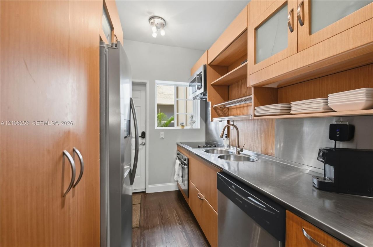 1330 Drexel Ave, Unit 102, Miami Beach, FL 33139 Photo