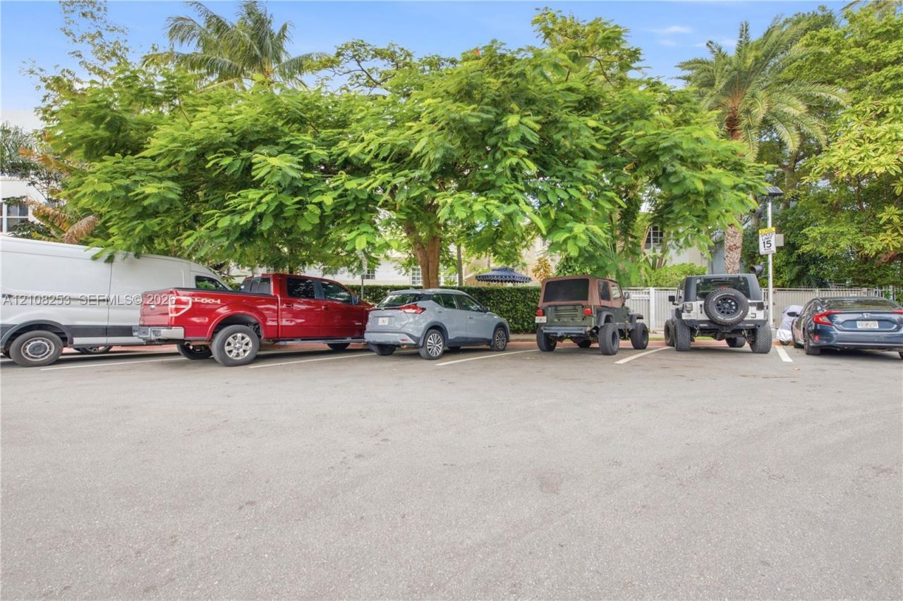 1330 Drexel Ave, Unit 102, Miami Beach, FL 33139 Photo