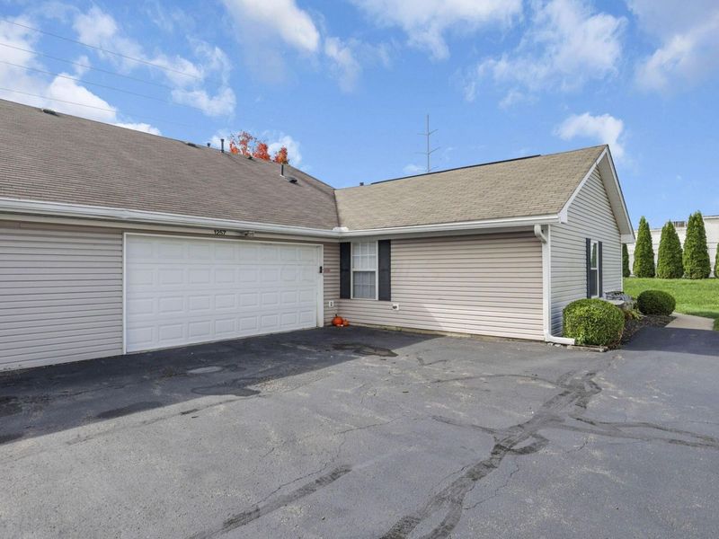 1257 Hillview Circle W, Newark, OH 43055 Photo 32