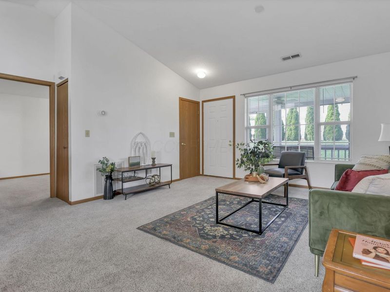 1257 Hillview Circle W, Newark, OH 43055 Photo 8
