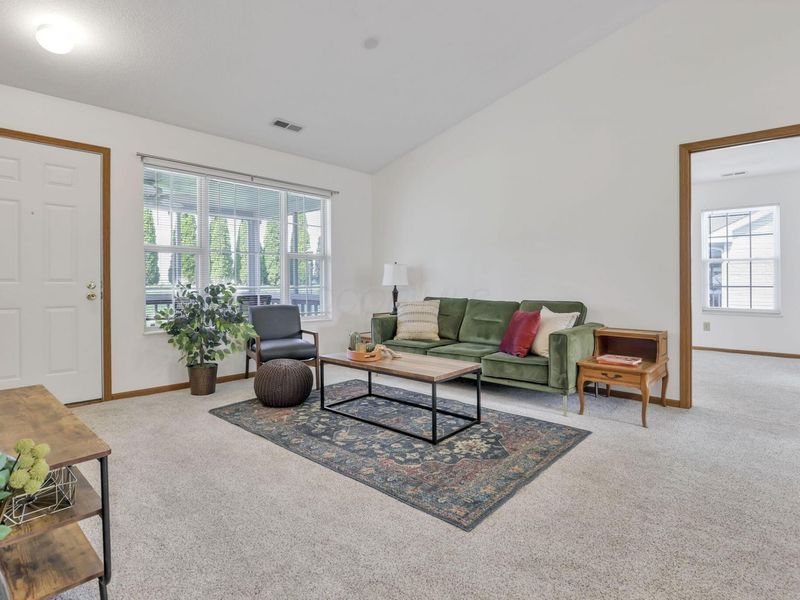 1257 Hillview Circle W, Newark, OH 43055 Photo 9
