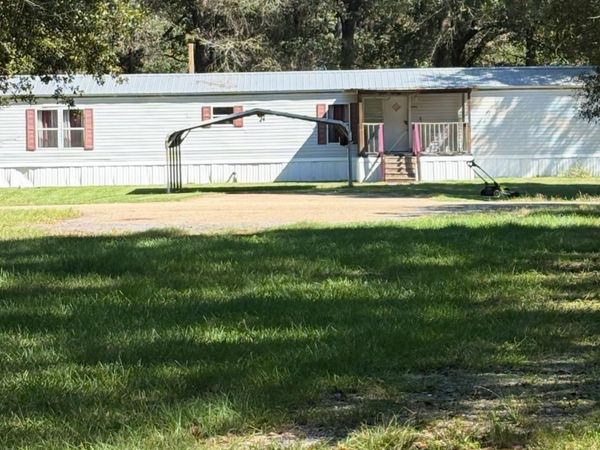 26860 Kelli Dr, Livingston, LA 70726