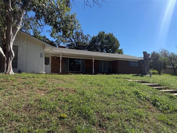 1500 S Houston, Denison, TX 75020