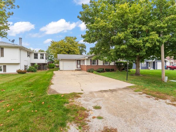 302 E Jackson Street , Towanda, IL 61776