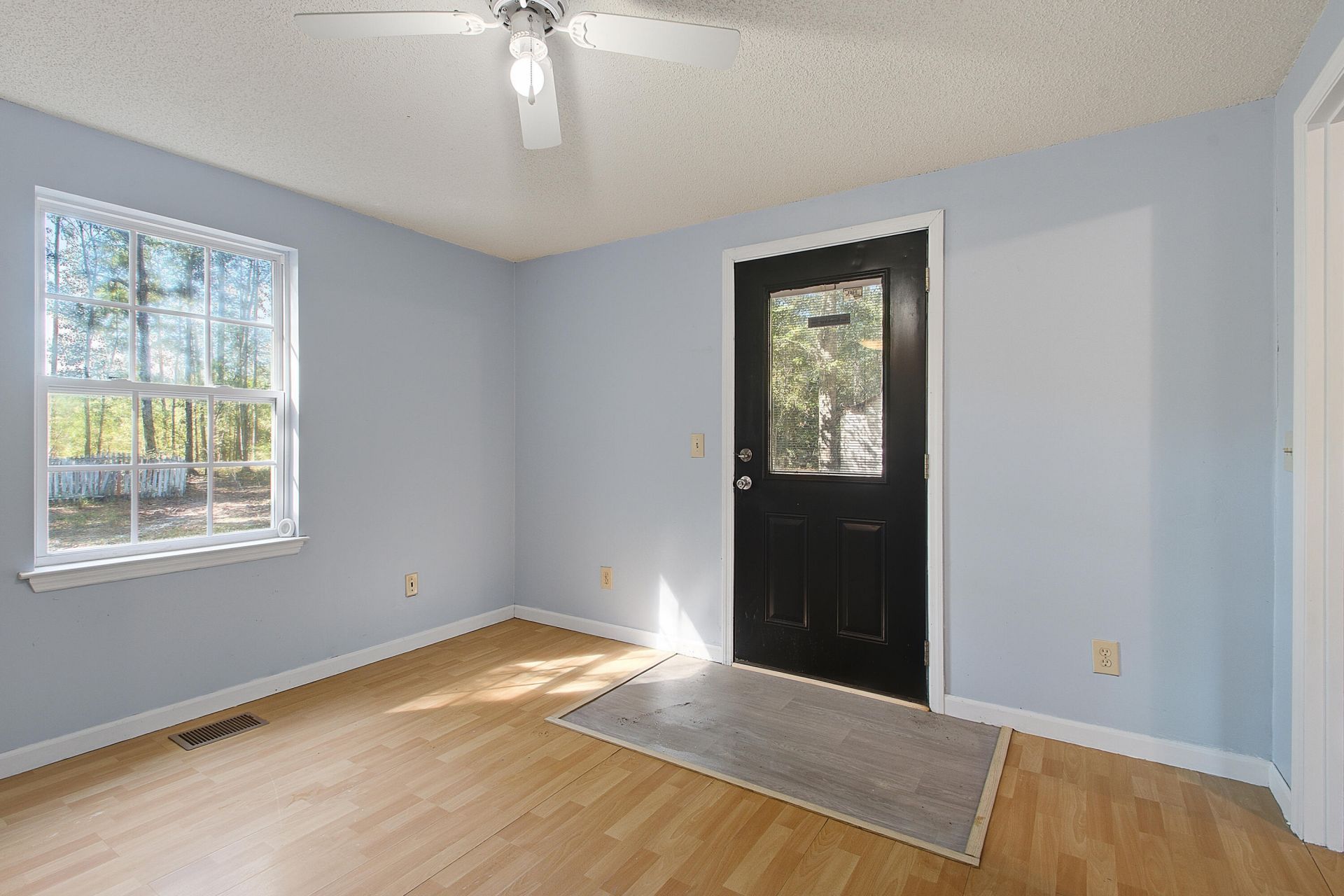 147 Lafayette Lane Photo 9
