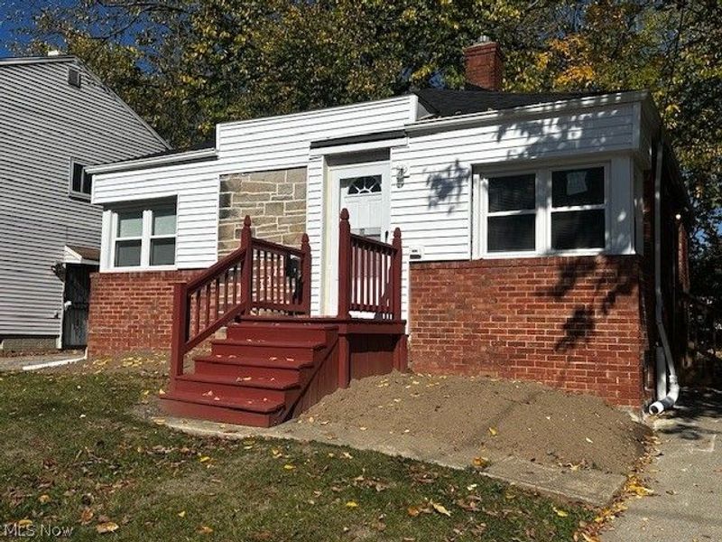 15707 Cloverside Avenue, Cleveland, OH 44128 Photo 1