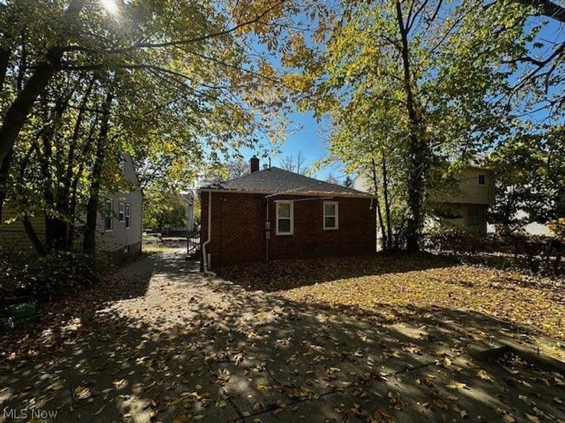 15707 Cloverside Avenue, Cleveland, OH 44128 Photo 18