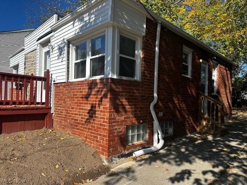 15707 Cloverside Avenue, Cleveland, OH 44128 Photo 2