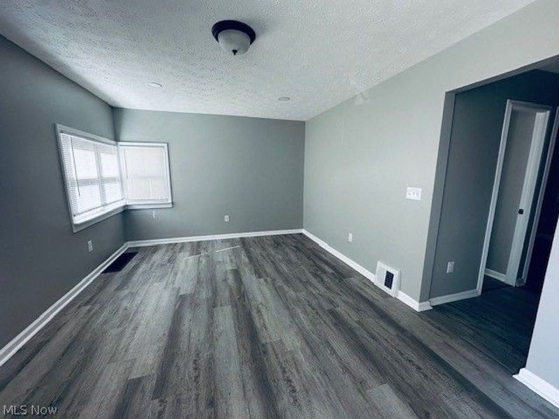 15707 Cloverside Avenue, Cleveland, OH 44128 Photo 6