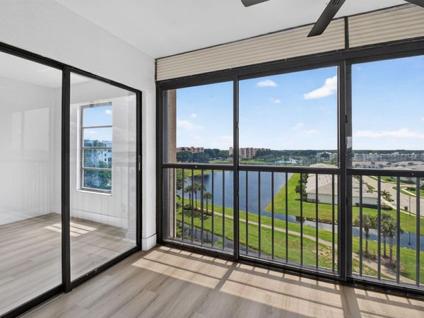 6866 Huntington Lane, Unit 707, Delray Beach, FL 33446