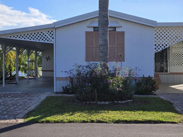 1601 US-441, Unit 107, Okeechobee, FL 34974