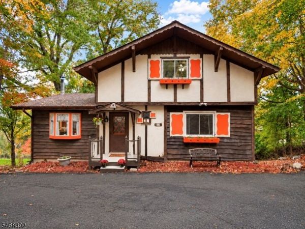 130 Glenside Trl, Byram, NJ 07871