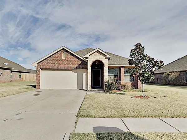 11121 SW 41st Place, Mustang, OK 73064