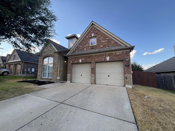 404 E Nakoma DR , Hutto, TX 78634