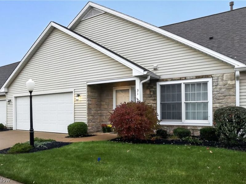 31 Canterbury Circle, Oberlin, OH 44074 Photo 1