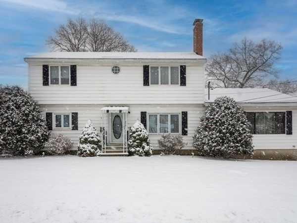 68 Central St, Unit 2, Woburn, MA 01801