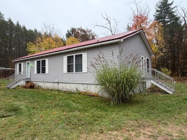2171 S Walnut Avenue, White Cloud, MI 49349