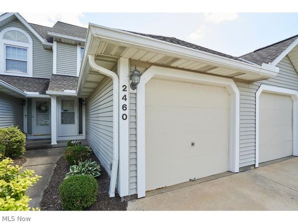 2460 Wrens Drive S, Stow, OH 44224