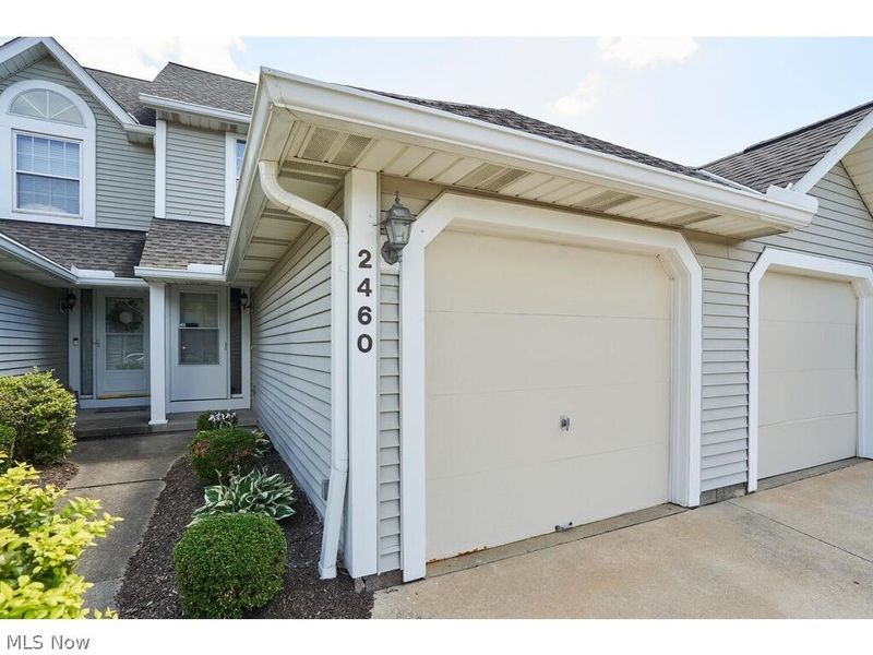 2460 Wrens Drive S, Stow, OH 44224 Photo 1