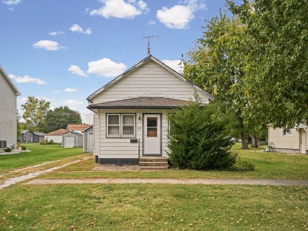 313 S Guthrie Street , Gibson City, IL 60936