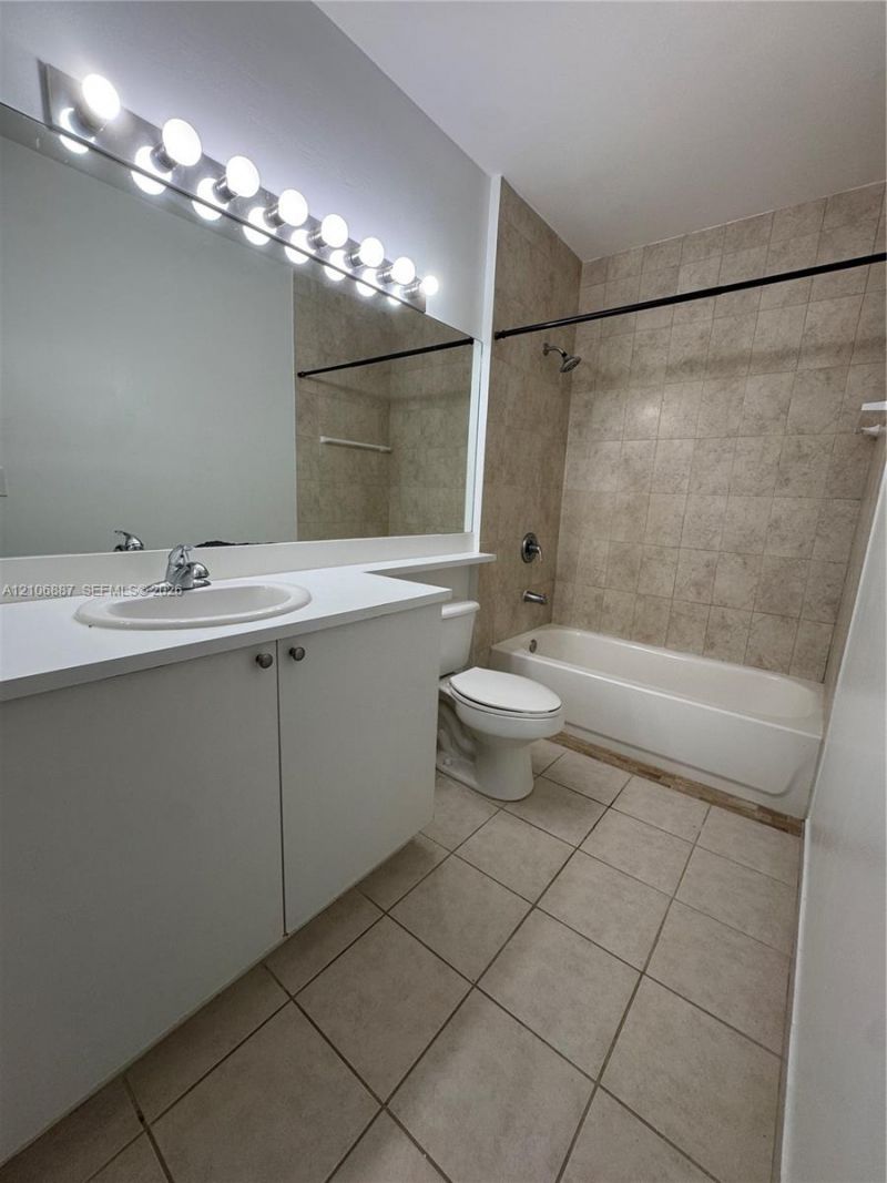 7950 N Nob Hill Rd , Unit 202, Tamarac, FL 33321 Photo