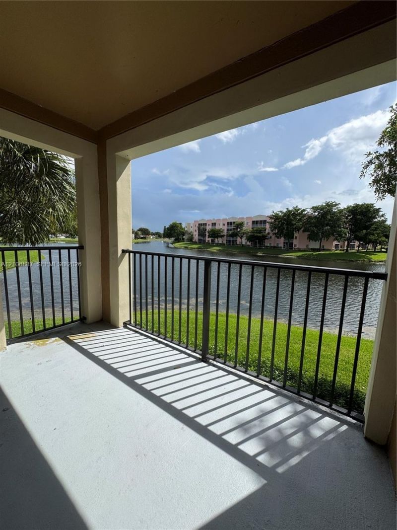 7950 N Nob Hill Rd , Unit 202, Tamarac, FL 33321 Photo
