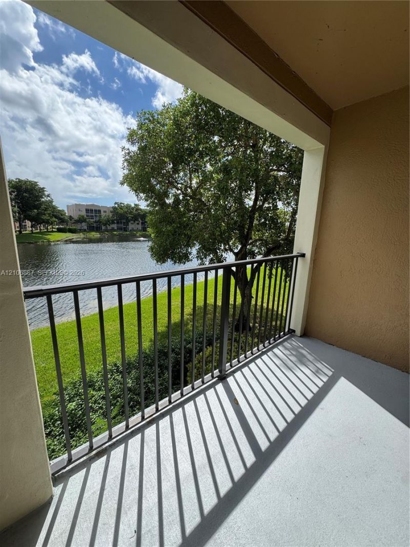 7950 N Nob Hill Rd , Unit 202, Tamarac, FL 33321 Photo