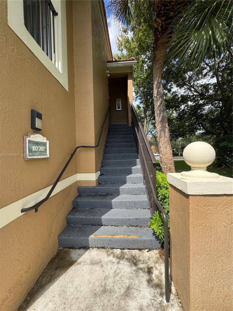 7950 N Nob Hill Rd , Unit 202, Tamarac, FL 33321 Photo