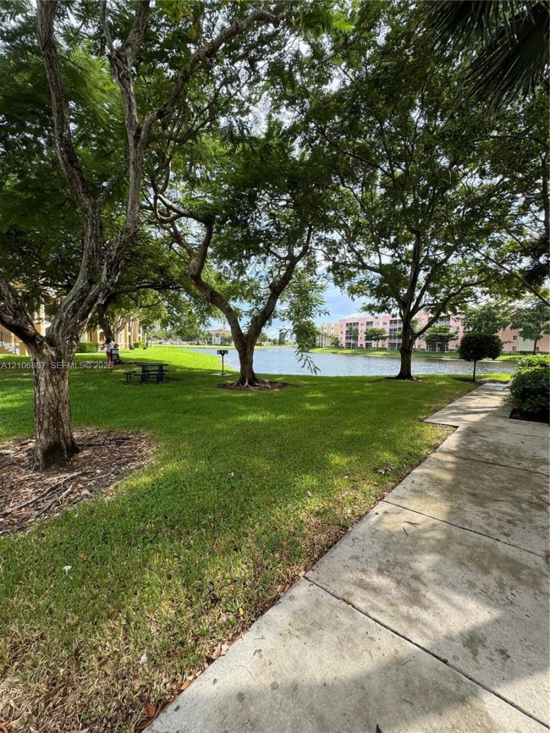 7950 N Nob Hill Rd , Unit 202, Tamarac, FL 33321 Photo