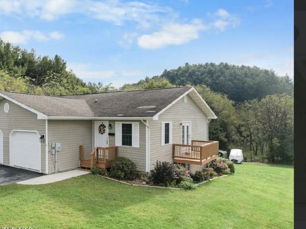 21543b Green Spring Road, Unit B, Abingdon, VA 24211