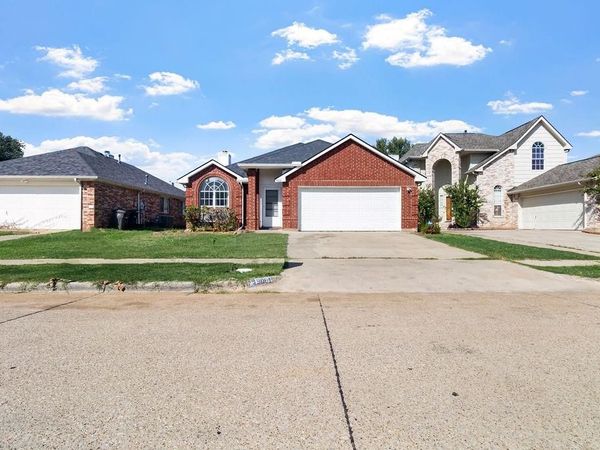 9061 Elbe Trail, Fort Worth, TX 76118
