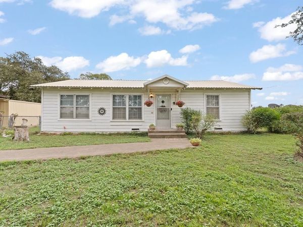 3320 N Main Street, Cleburne, TX 76033