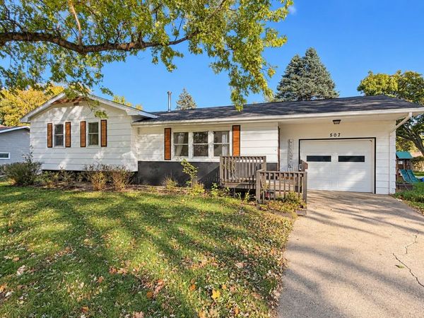 507 Lake St , Alta, IA 51002