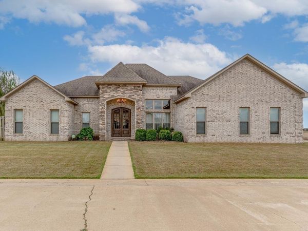 202 Baker St, Bay, AR 72411