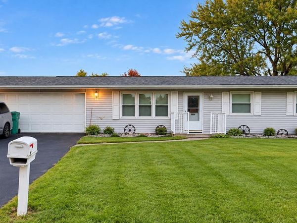 407 Salt Creek Pkwy , Valparaiso, IN 46385