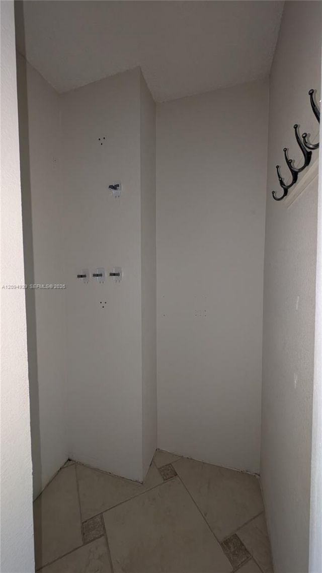 3375 N Country Club Dr , Unit 1102, Aventura, FL 33180 Photo