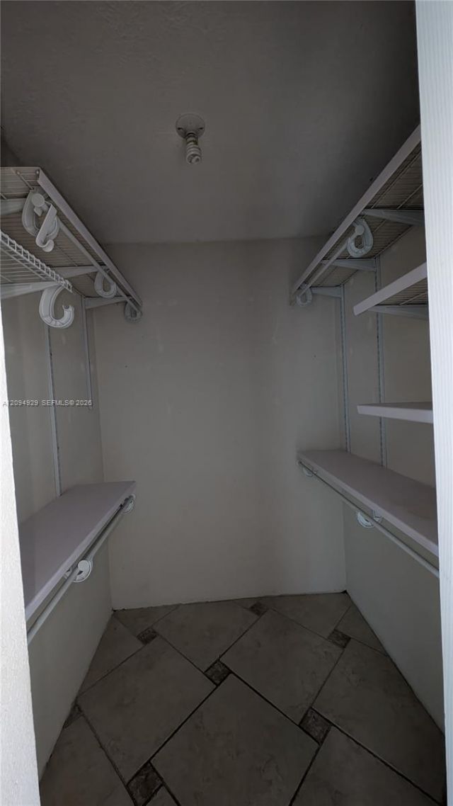 3375 N Country Club Dr , Unit 1102, Aventura, FL 33180 Photo