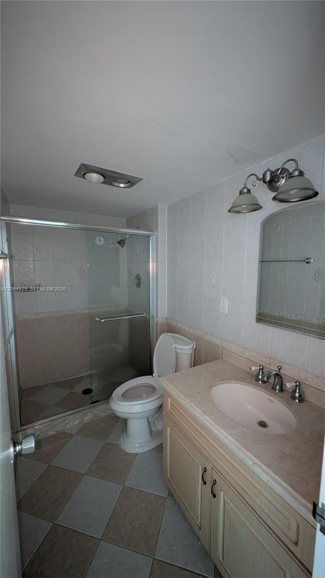3375 N Country Club Dr , Unit 1102, Aventura, FL 33180 Photo