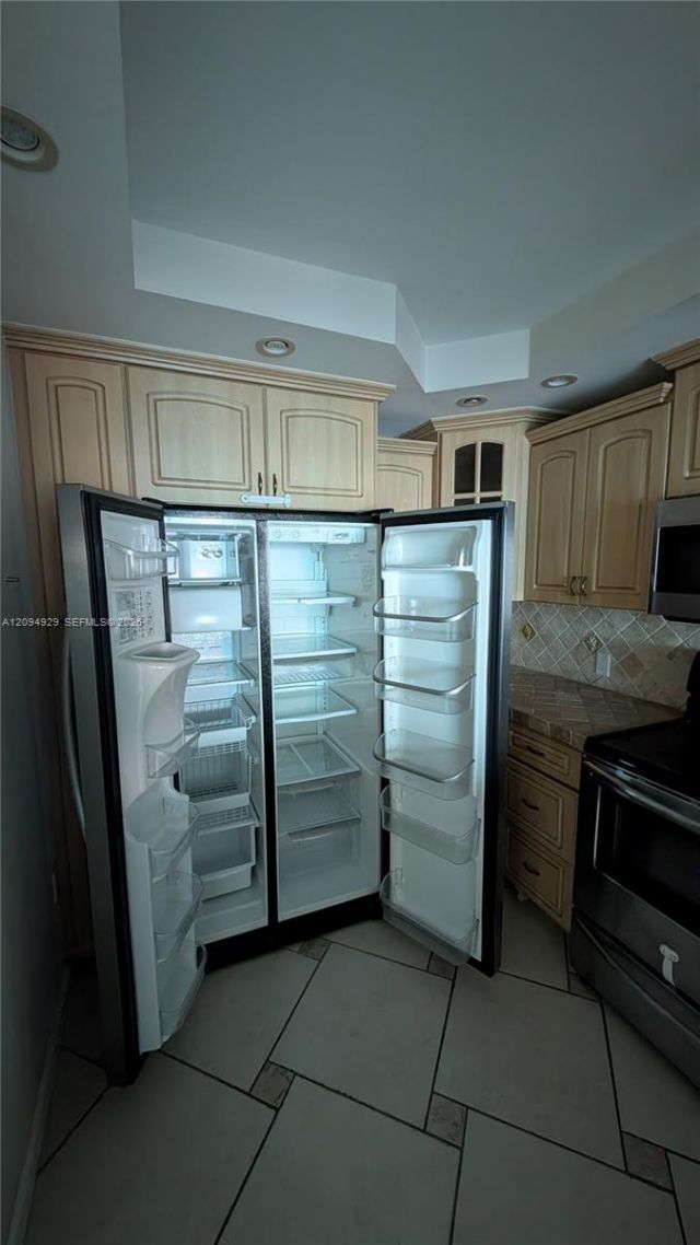 3375 N Country Club Dr , Unit 1102, Aventura, FL 33180 Photo