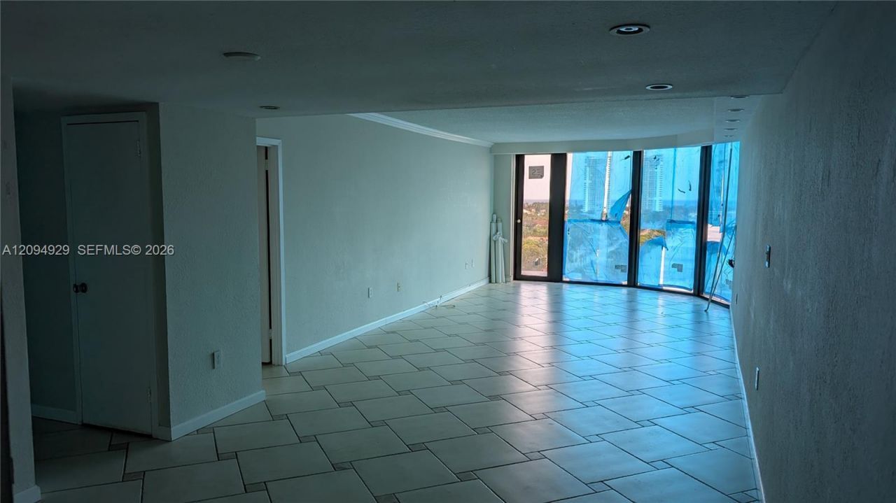 3375 N Country Club Dr , Unit 1102, Aventura, FL 33180 Photo