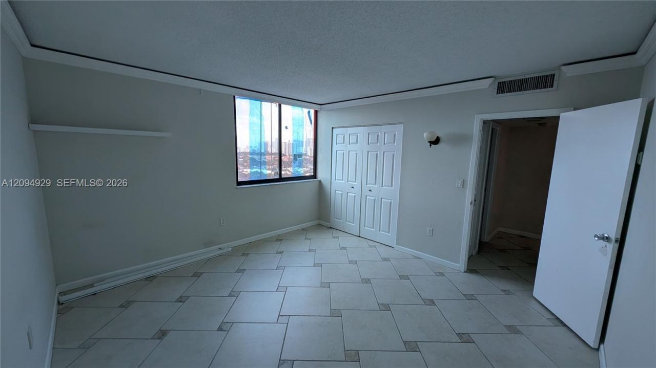 3375 N Country Club Dr , Unit 1102, Aventura, FL 33180 Photo