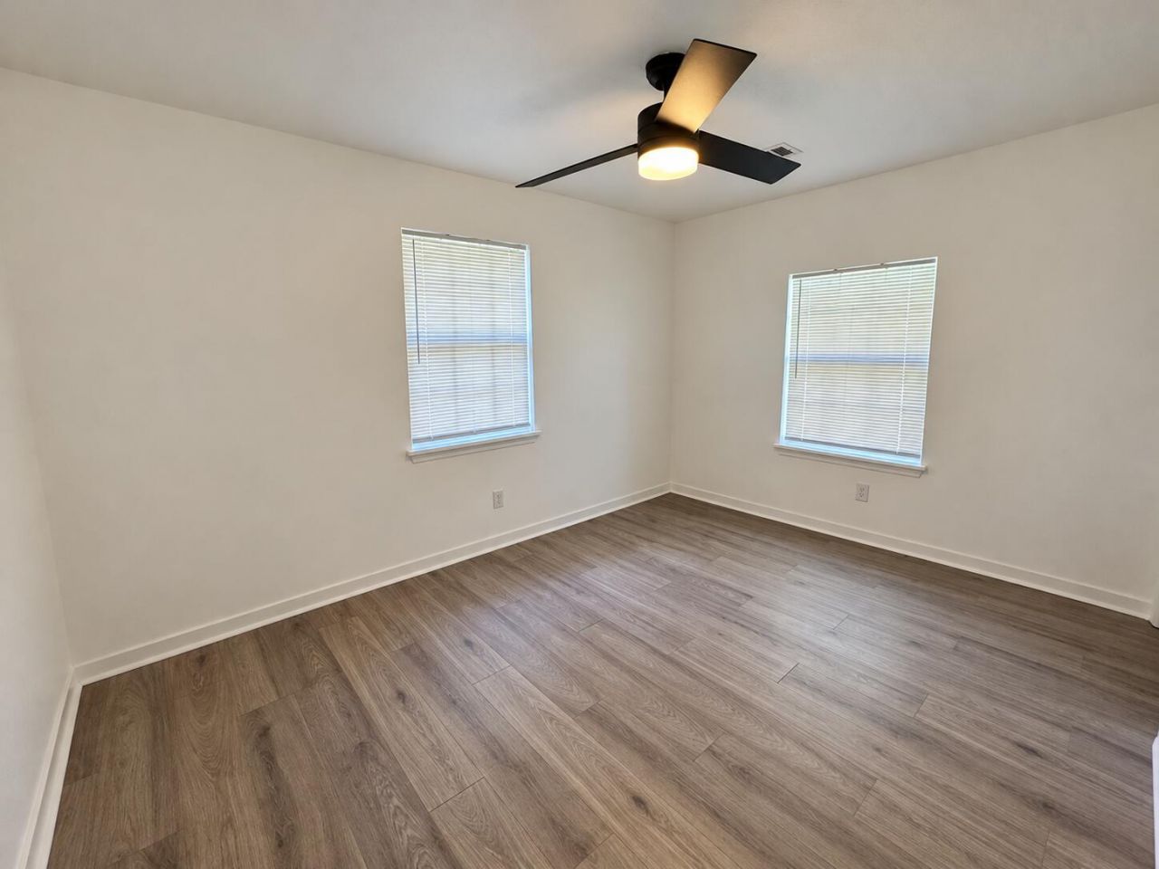 254 Foxborough Road Photo 33