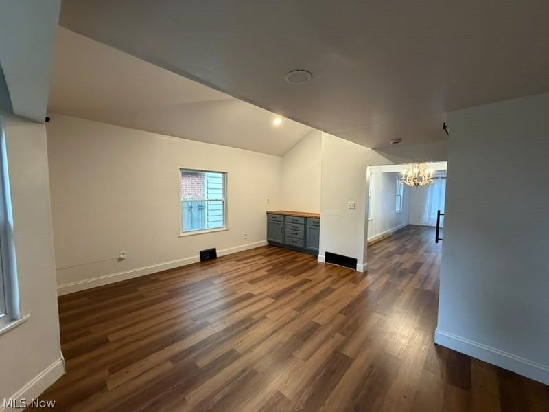 3957 Strandhill Road, Cleveland, OH 44128 Photo 8