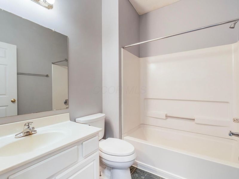 5882 Oak Path Lane, Columbus, OH 43213 Photo 16