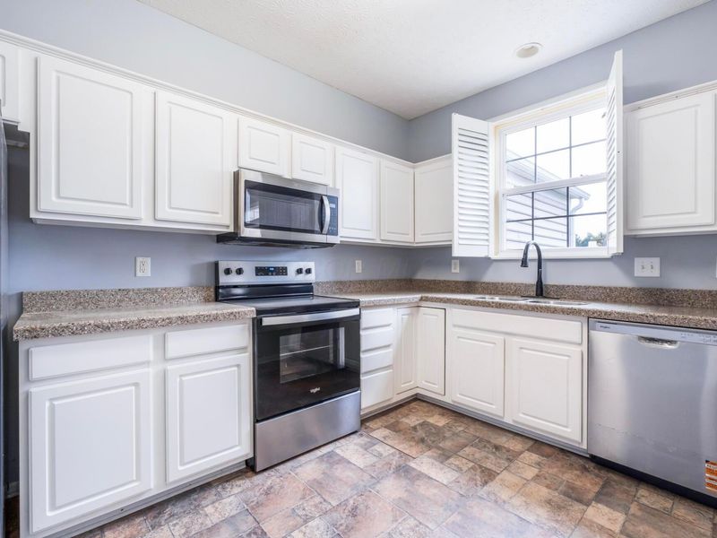 5882 Oak Path Lane, Columbus, OH 43213 Photo 7